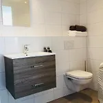 Bed And Breakfast: 'bij Ons Achter' Oda ve Kahvaltı 3*
