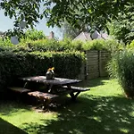Oda ve Kahvaltı Bed And Breakfast: 'bij Ons Achter' Helvoirt